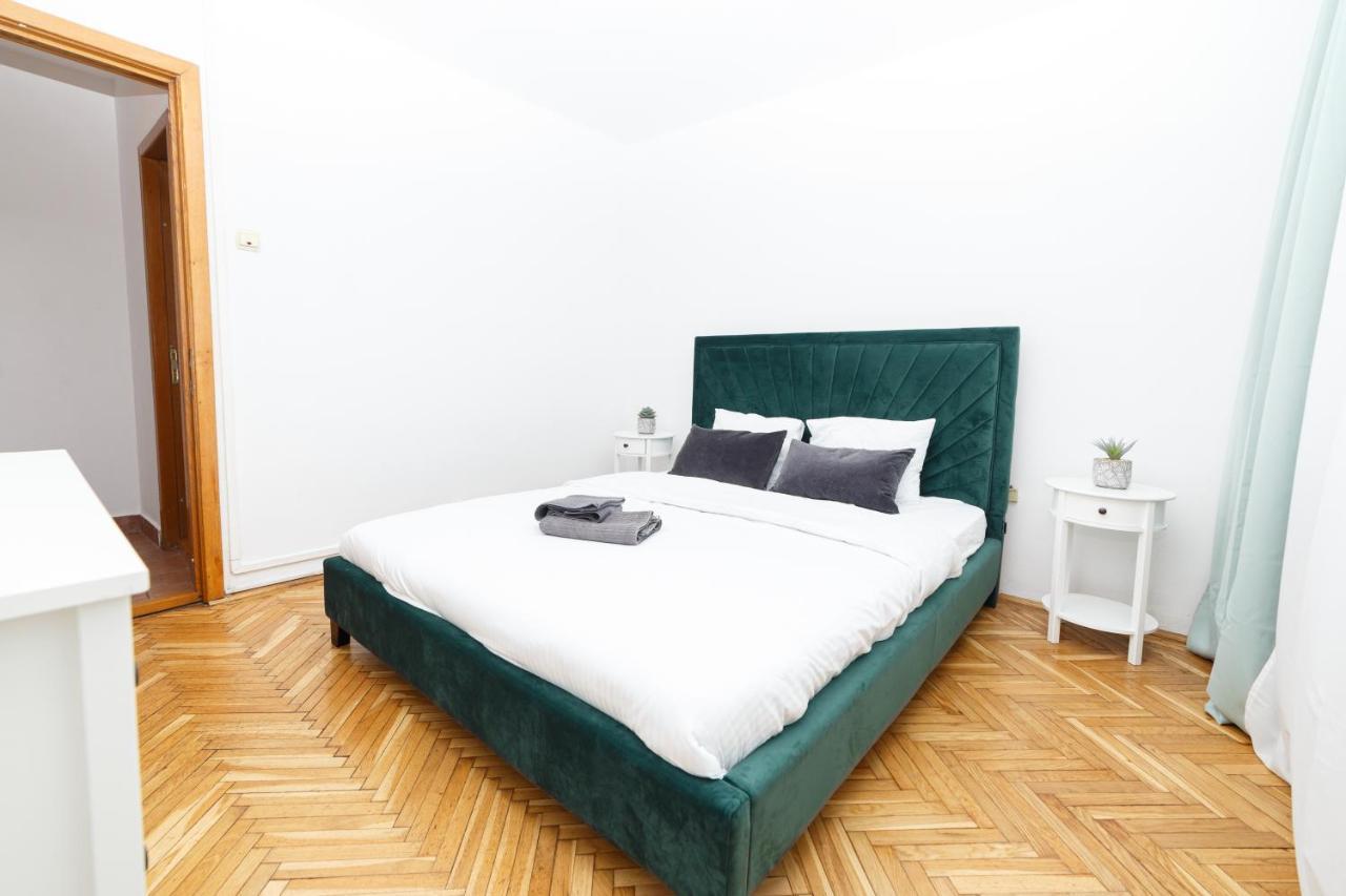Color Ap Calea Victoriei 12C Daire Bükreş Dış mekan fotoğraf
